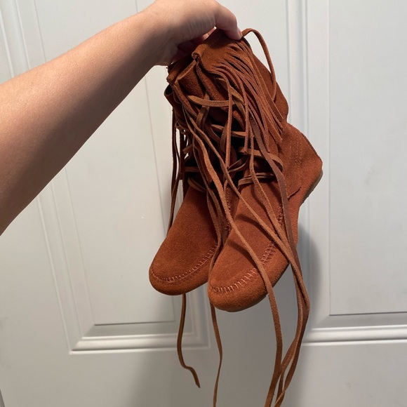 *Rare* Minnetonka Front Lace Boots Brand New - Picture 2 of 6